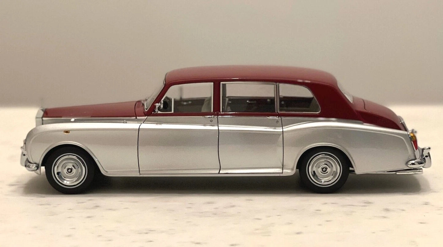 Rolls-Royce Phantom VI Silver/Red – 1:18 Diecast by Kyosho