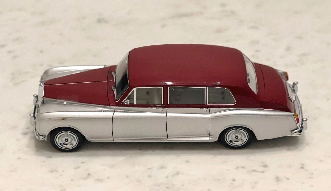 Rolls-Royce Phantom VI Silver/Red – 1:18 Diecast by Kyosho